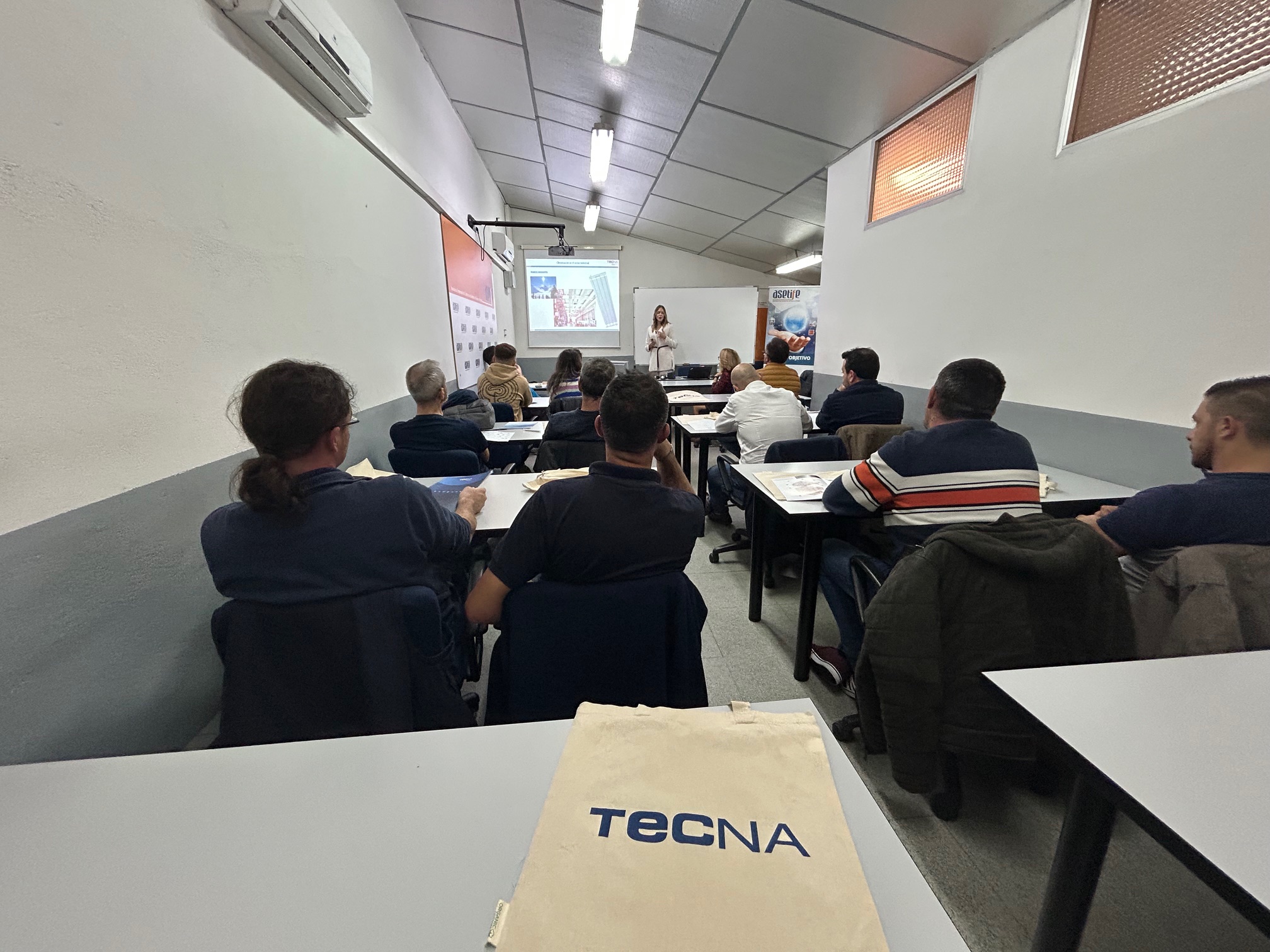 IMG 8424 tecna - TECNA organiza una jornada técnica sobre soluciones de climatización SABIANA